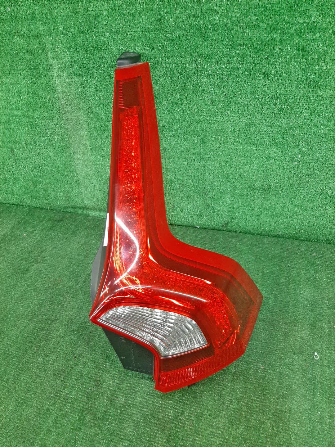Стоп-сигнал правый задний VOLVO V60 FW45, FW47, FW, FW52, FW48, FW90 1 ракурс