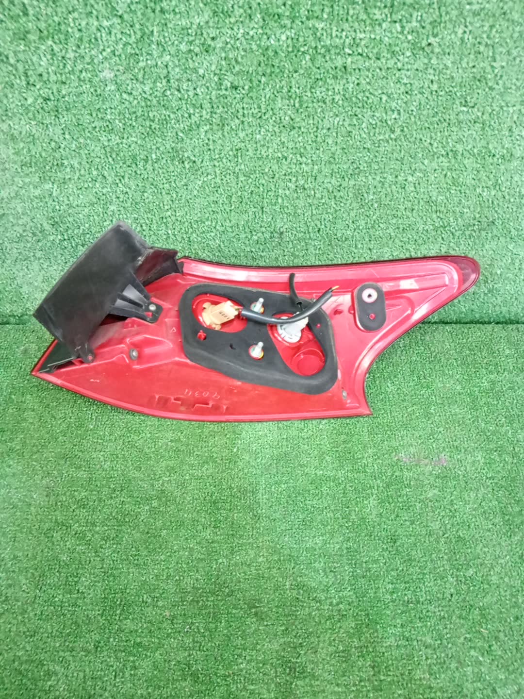 Стоп-сигнал левый задний MITSUBISHI GALANT FORTIS CX6A, CX4A, CX3A 2 ракурс