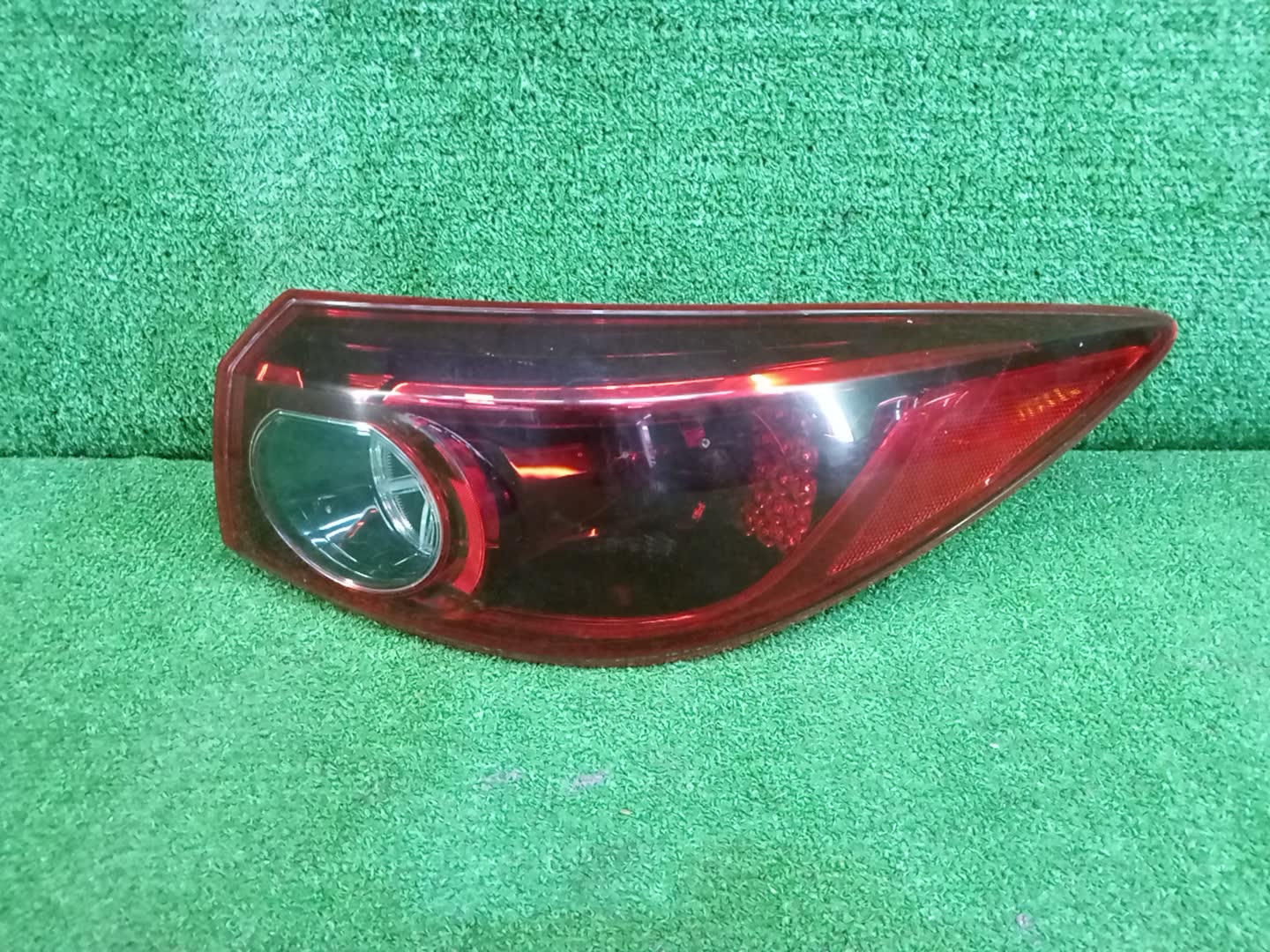 Стоп-сигнал правый задний MAZDA AXELA, MAZDA 3, 3 BL6FJ, BL5FP, BLEAP, BLEFP, BLFFP, BL 1 ракурс