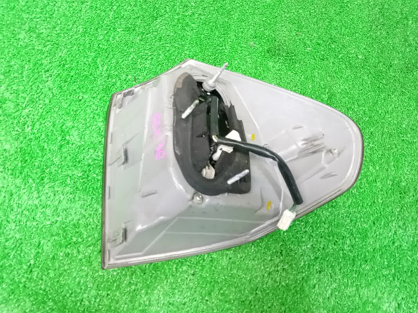 Стоп-сигнал левый задний TOYOTA HARRIER GSU36W, MCU35W, ACU30W, MCU30W, MCU36W, GSU30W, MCU31W, GSU31W, GSU35W, ACU35W, MHU38W 2 ракурс