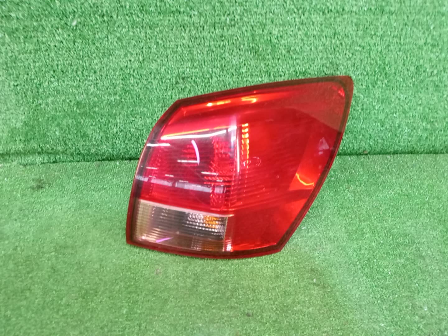 Стоп-сигнал правый задний NISSAN DUALIS J10, KNJ10, KJ10, NJ10 1 ракурс