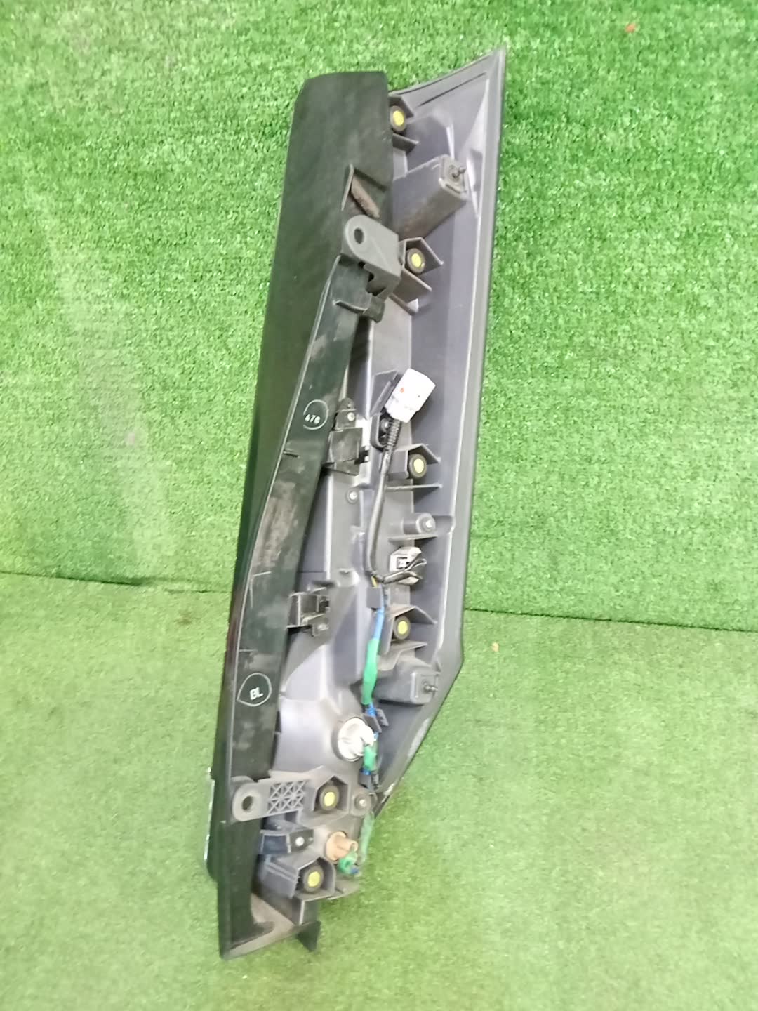 Стоп-сигнал левый задний TOYOTA VOXY ZWR80G, ZRR85W, ZRR80W, ZWR80W, ZRR80G, ZRR85G 3 ракурс