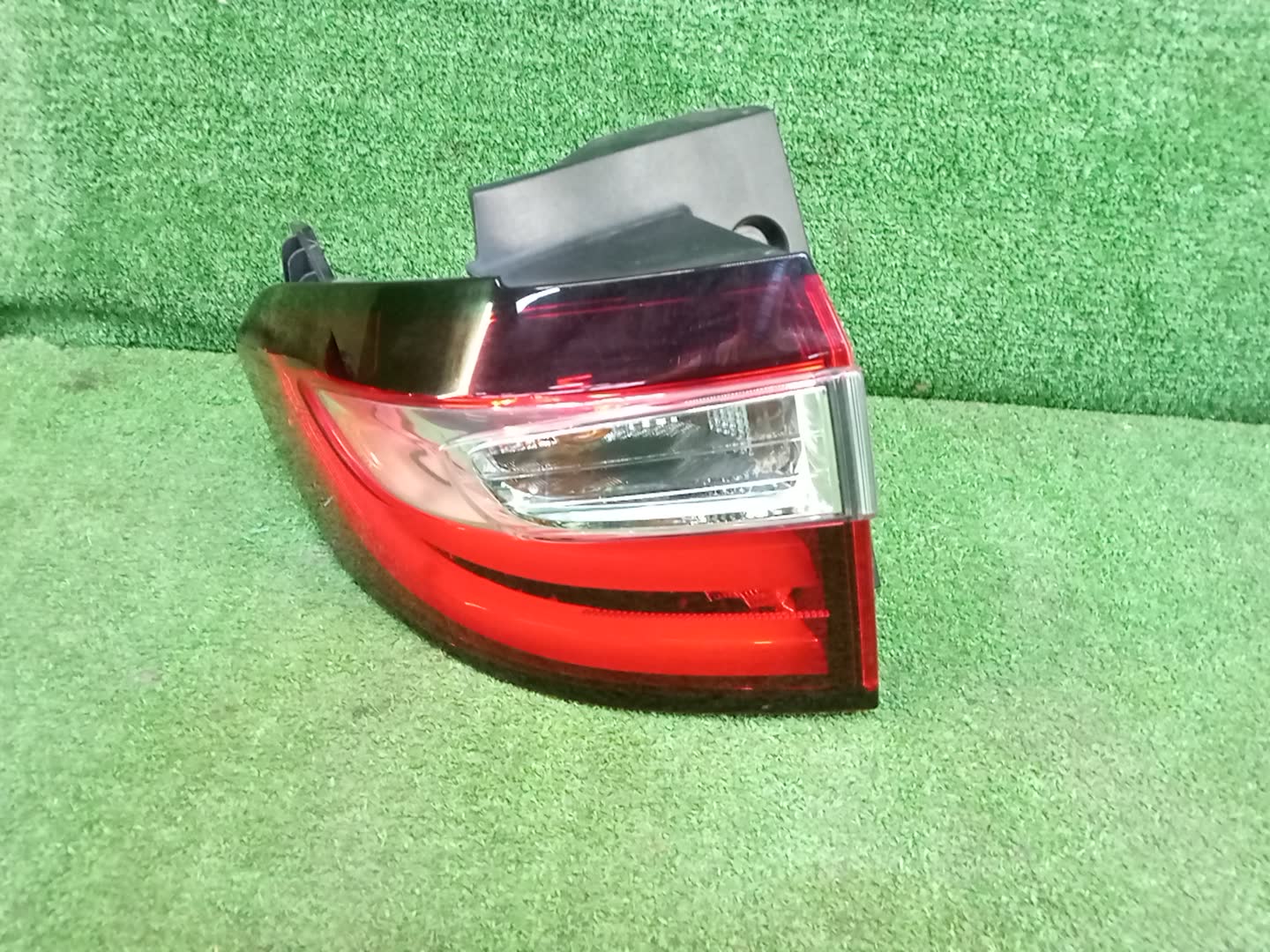 Стоп-сигнал левый задний HONDA ODYSSEY RC1 1 ракурс