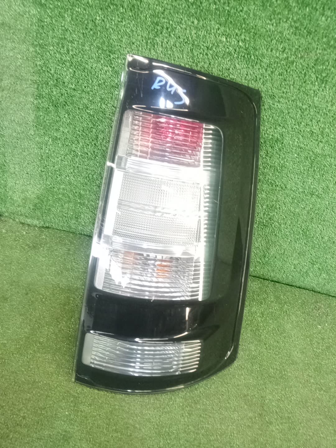 Стоп-сигнал правый задний TOYOTA SIENTA NCP81G, NCP85G 1 ракурс