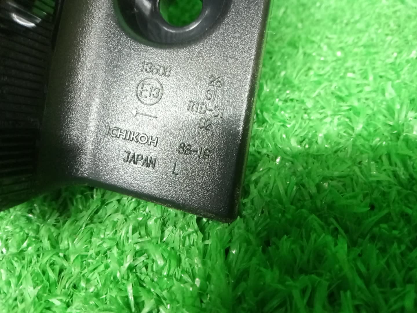 Стоп-сигнал левый задний TOYOTA WISH ZGE20W, ZGE20G, ZGE25W, ZGE21G, ZGE22W, ZGE25G 81561-68062 3 ракурс