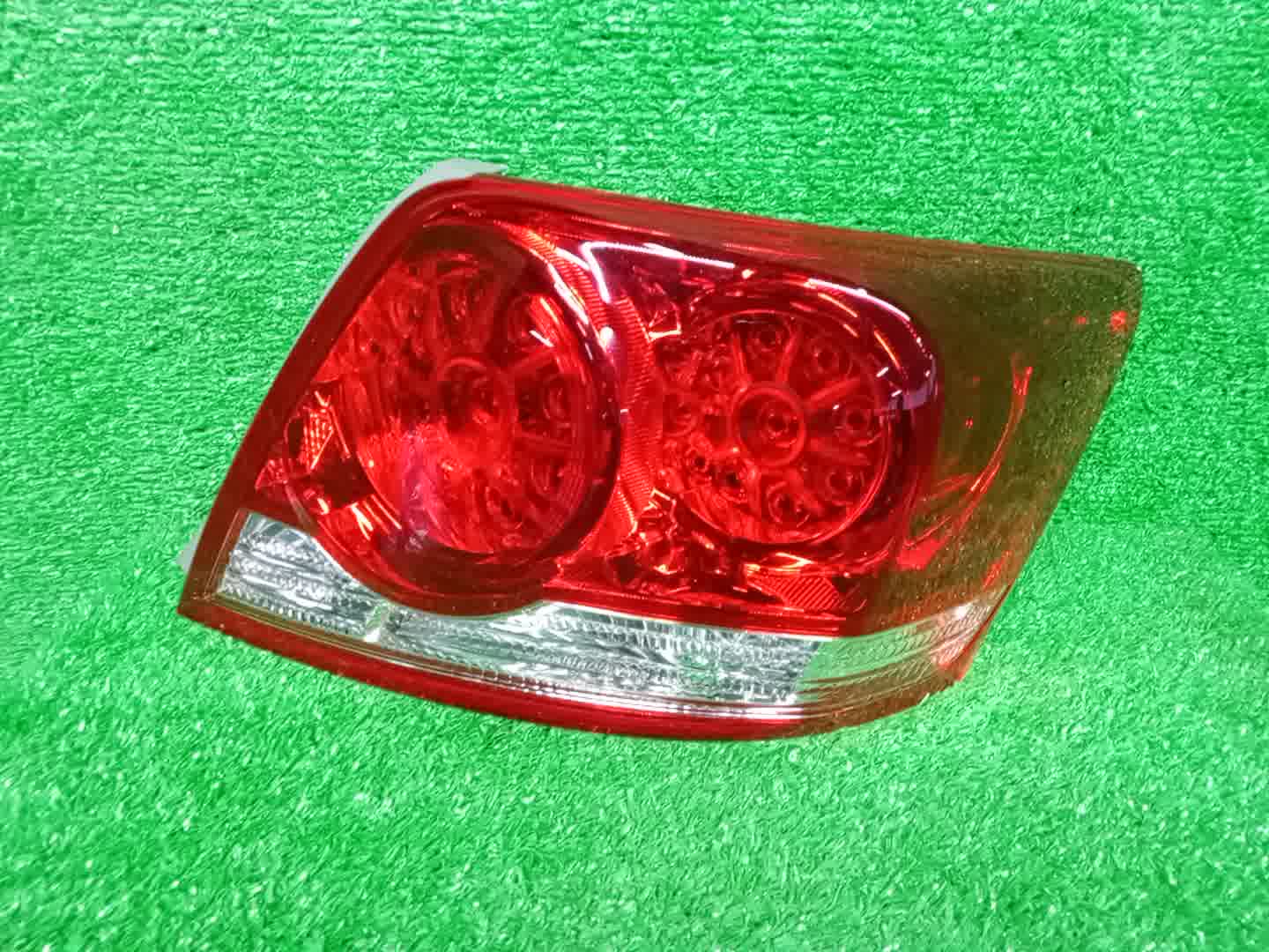 Стоп-сигнал правый задний TOYOTA ALLION ZRT265, ZRT260, NZT260, ZRT261 81551-20A50 1 ракурс