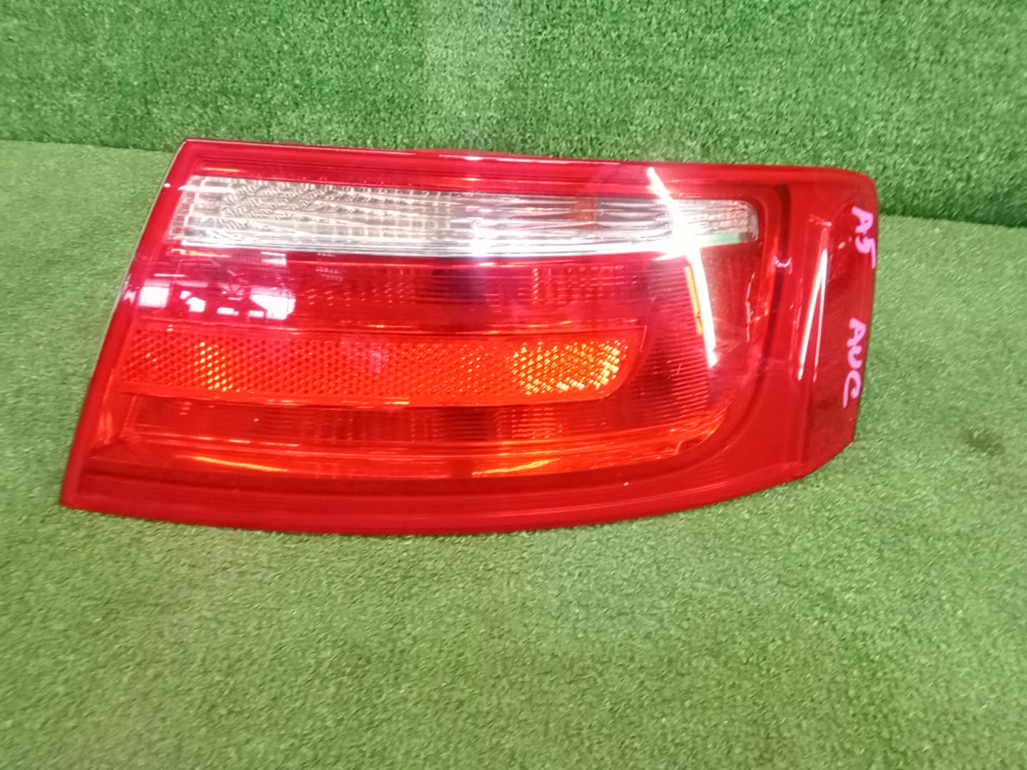 Стоп-сигнал правый задний AUDI A5 8T3 1 ракурс