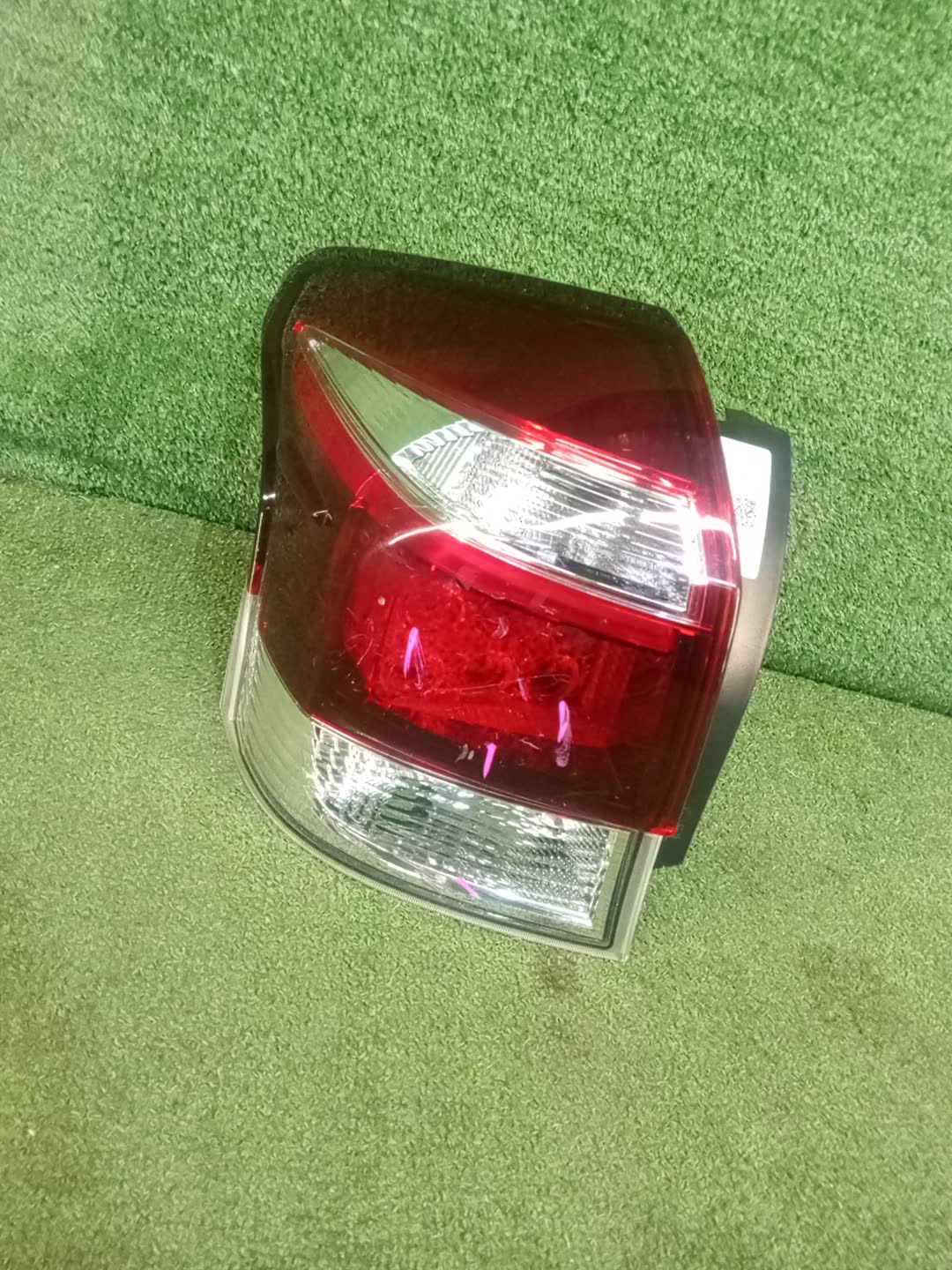 Стоп-сигнал левый задний TOYOTA COROLLA FIELDER ZRE162G, NZE164G, NZE161G, NKE165G, NRE161G 1 ракурс