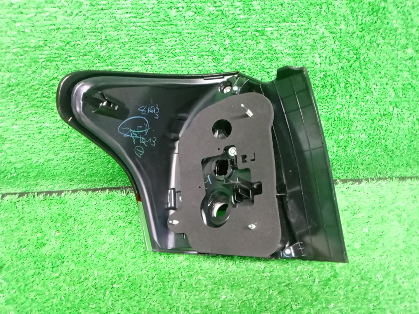 Стоп-сигнал правый задний TOYOTA COROLLA FIELDER ZRE162G, NZE164G, NZE161G, NKE165G, NRE161G 81551-13760 2 ракурс