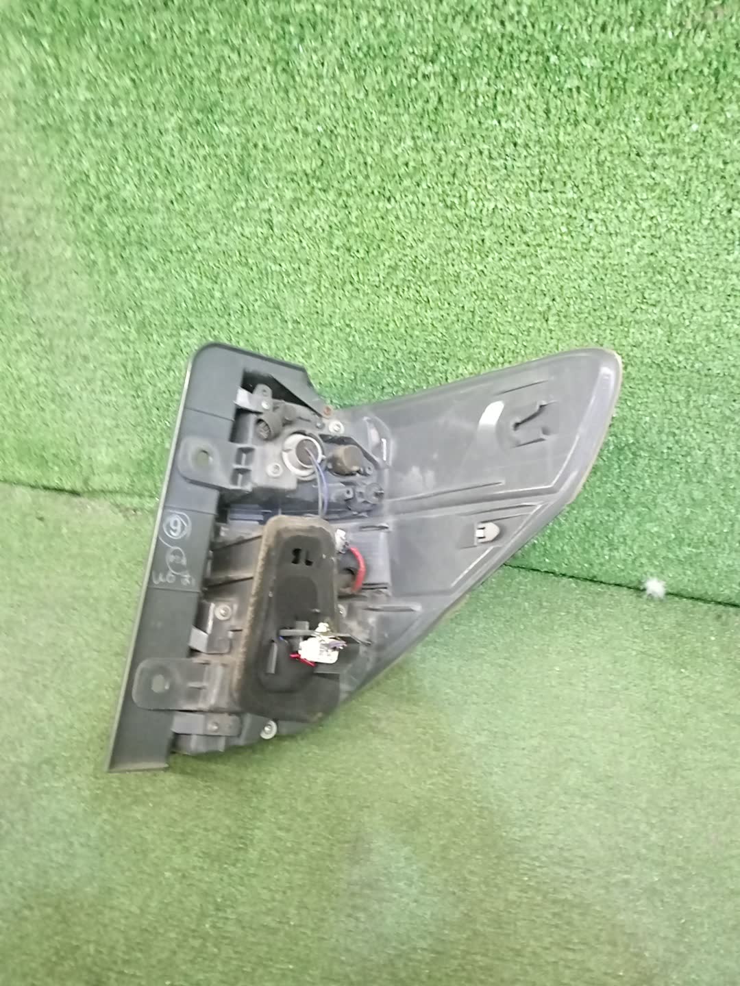 Стоп-сигнал левый задний TOYOTA VELLFIRE ANH25W, GGH25W, GGH20W, ANH20W 4 ракурс
