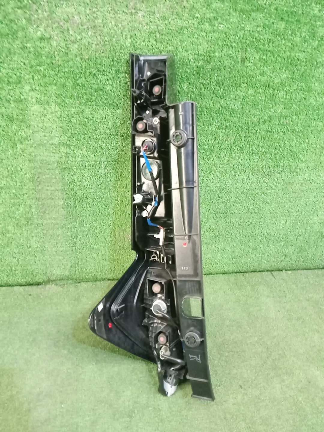 Стоп-сигнал правый задний TOYOTA THOR, JUSTY, TANK, ROOMY M910S, M900S, M900F, M910F, M910A, M900A 2 ракурс