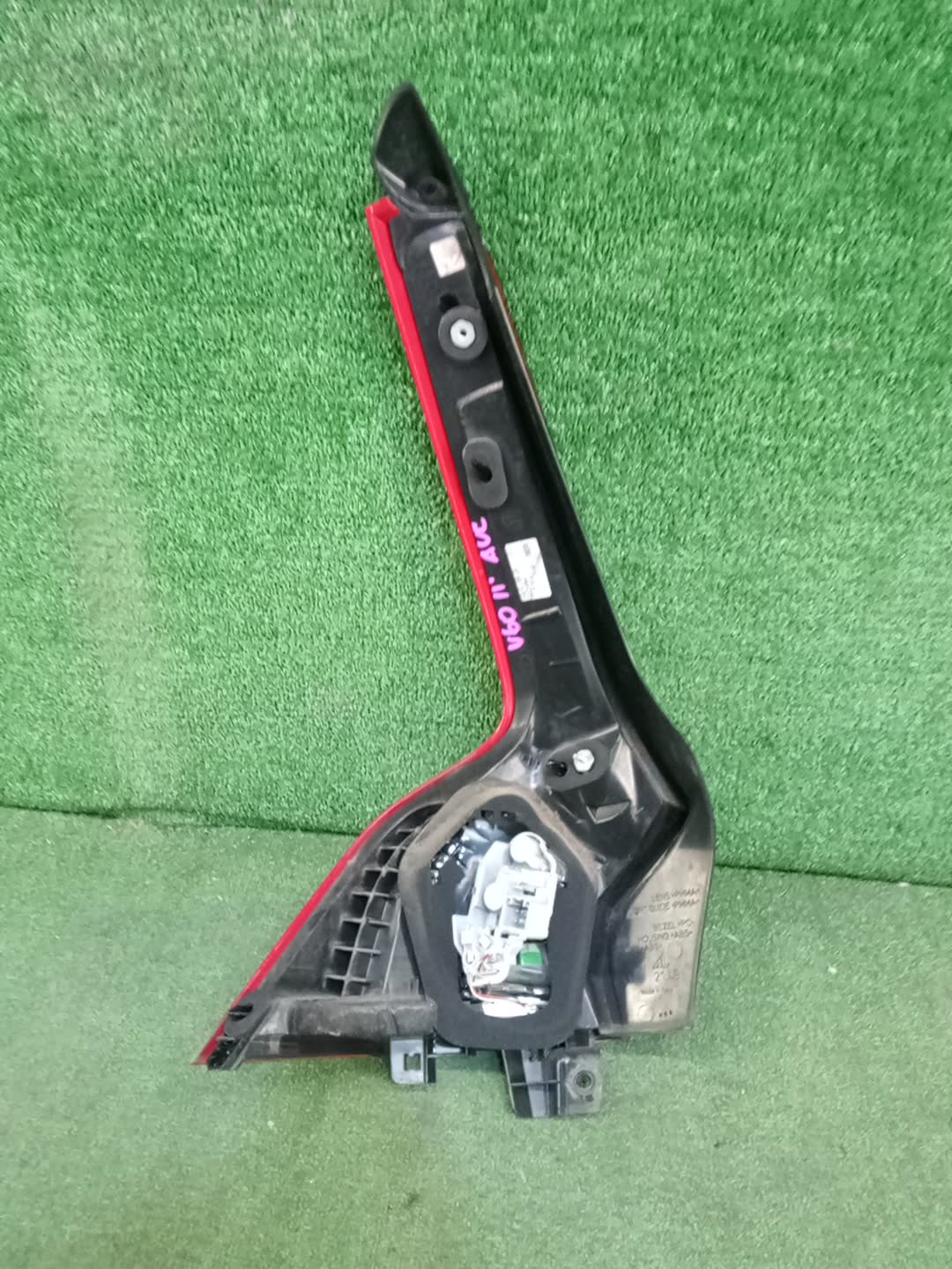 Стоп-сигнал правый задний VOLVO V60 FW45, FW47, FW, FW52, FW48, FW90 3 ракурс