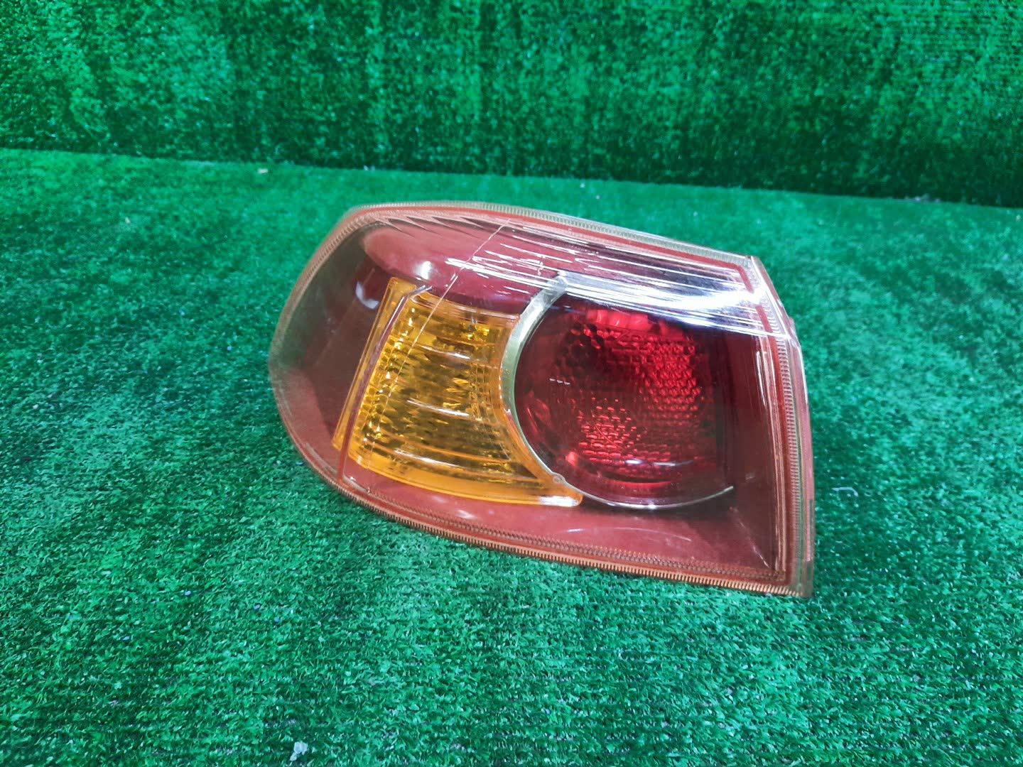 Стоп-сигнал левый задний MITSUBISHI LANCER, GALANT FORTIS CY4A, CY2A, CY3A, CY6A 1 ракурс