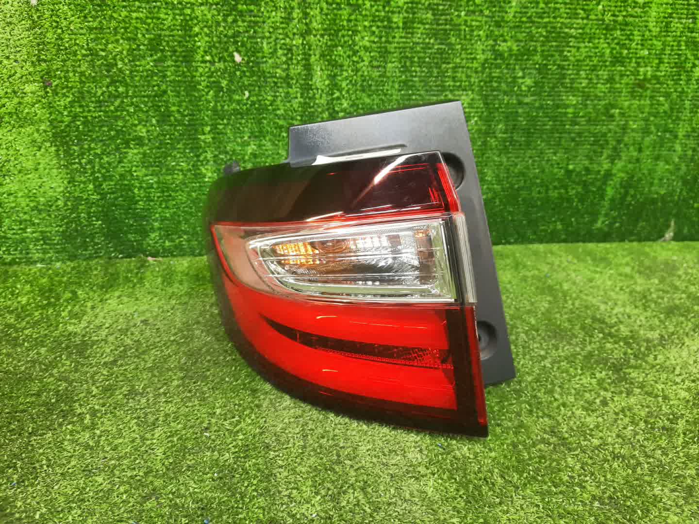 Стоп-сигнал левый задний HONDA ODYSSEY RC1 1 ракурс