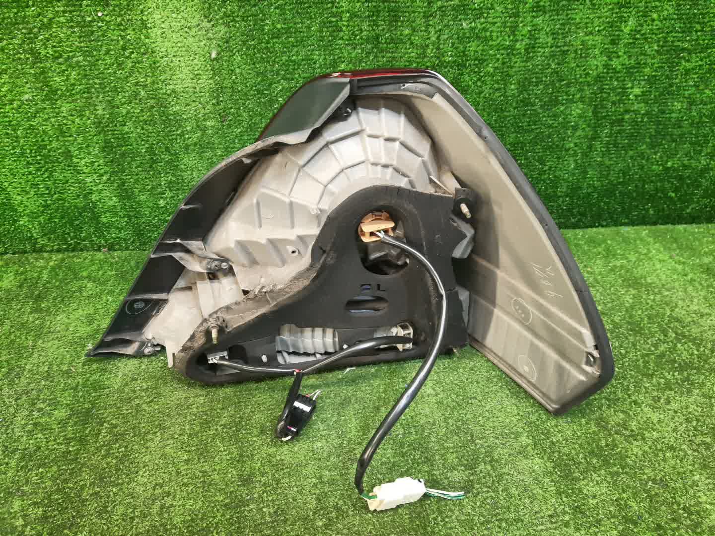Стоп-сигнал левый задний TOYOTA MARK II JZX115, GX110, JZX110, GX115 3 ракурс