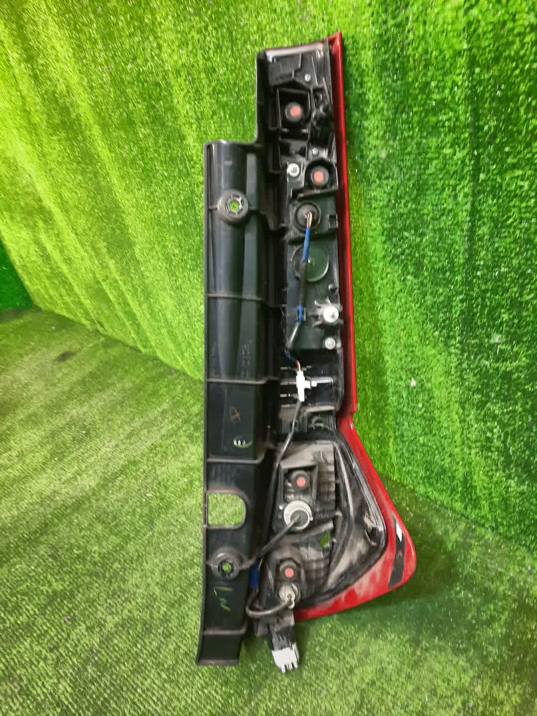 Стоп-сигнал левый задний TOYOTA THOR, JUSTY, TANK, ROOMY M910S, M900S, M900F, M910F, M910A, M900A 2 ракурс