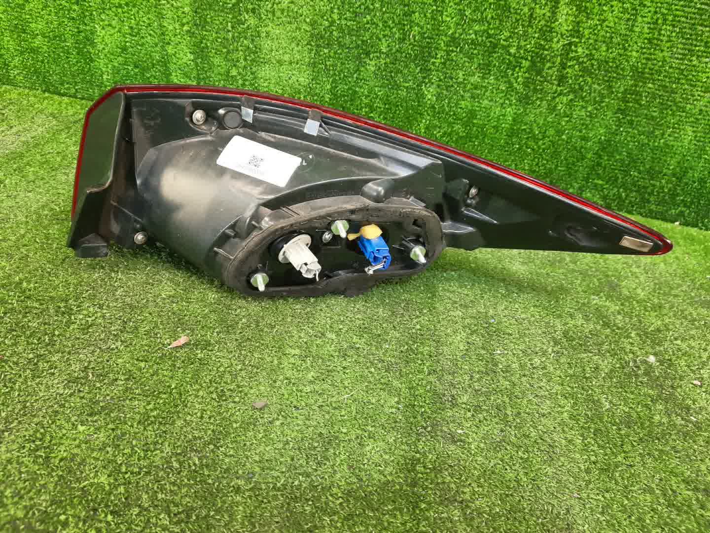 Стоп-сигнал левый задний MAZDA AXELA BM6FJ 2 ракурс Стоп-сигнал левый задний MAZDA AXELA BM6FJ 2 ракурс