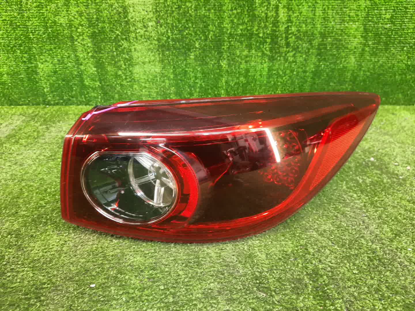Стоп-сигнал правый задний MAZDA AXELA BM6FJ 1 ракурс