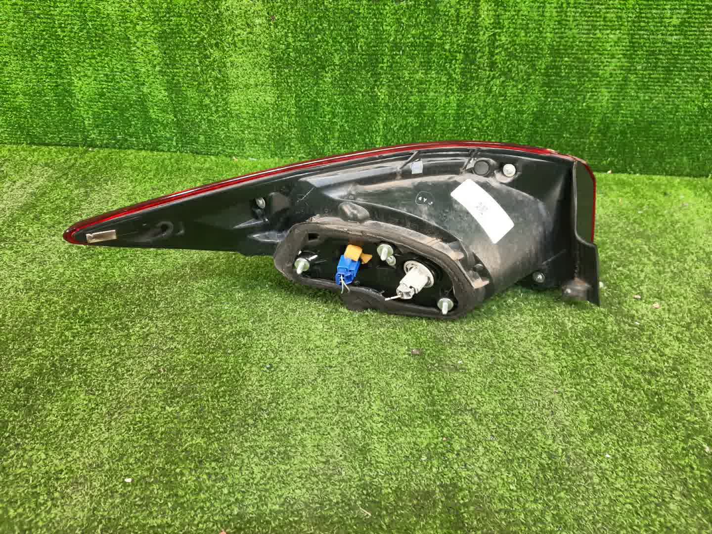 Стоп-сигнал правый задний MAZDA AXELA BM6FJ 3 ракурс
