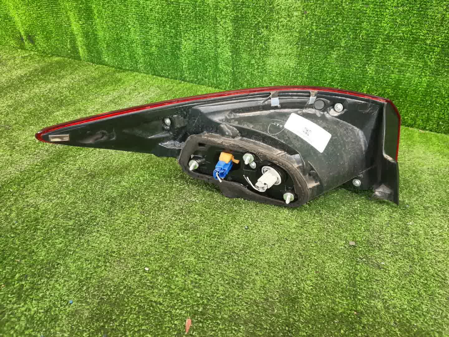 Стоп-сигнал правый задний MAZDA AXELA BM6FJ 2 ракурс