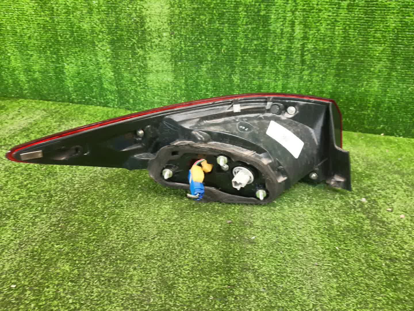 Стоп-сигнал правый задний MAZDA AXELA BM6FJ 2 ракурс