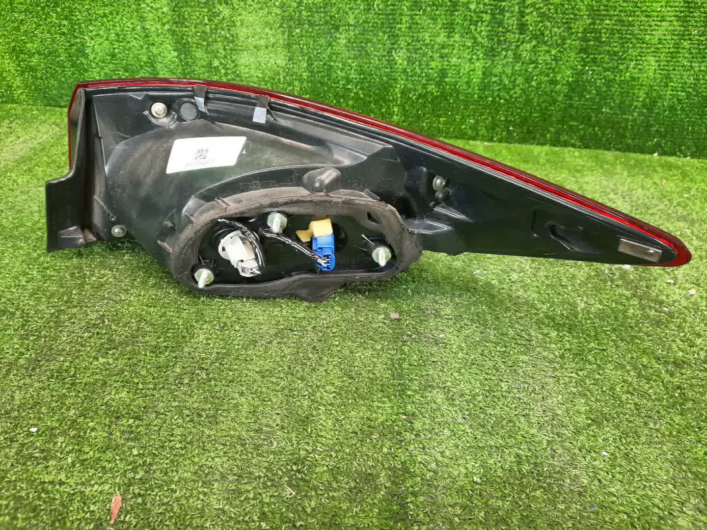 Стоп-сигнал левый задний MAZDA AXELA BM6FJ 3 ракурс