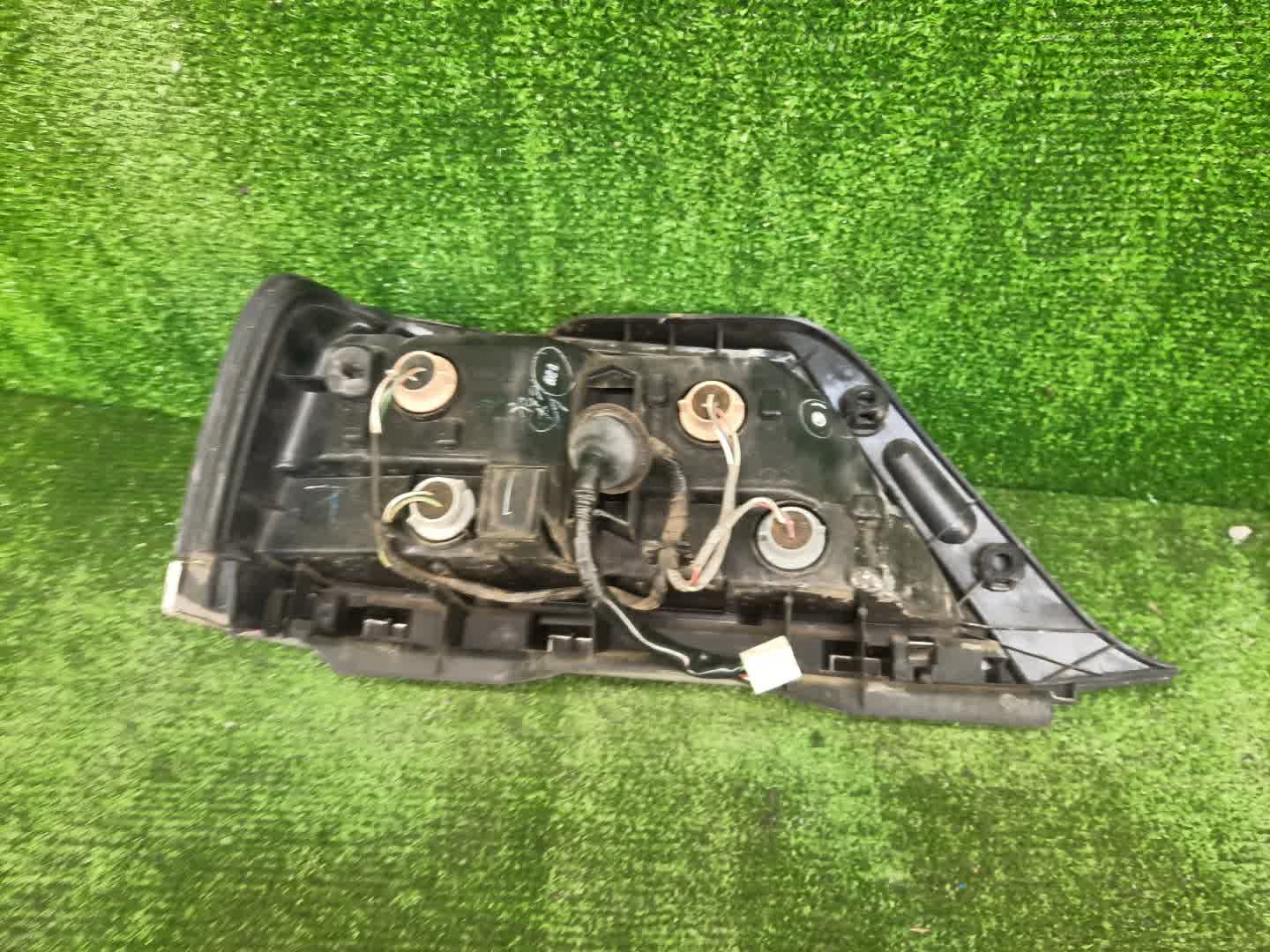 Стоп-сигнал правый задний TOYOTA CRESTA GX100, JZX100, JZX101, LX100, GX105, JZX105, SX100 4 ракурс