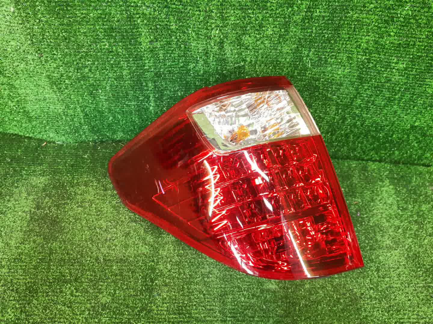 Стоп-сигнал левый задний TOYOTA ALPHARD ANH25W, GGH25W, GGH20W, ANH20W 1 ракурс