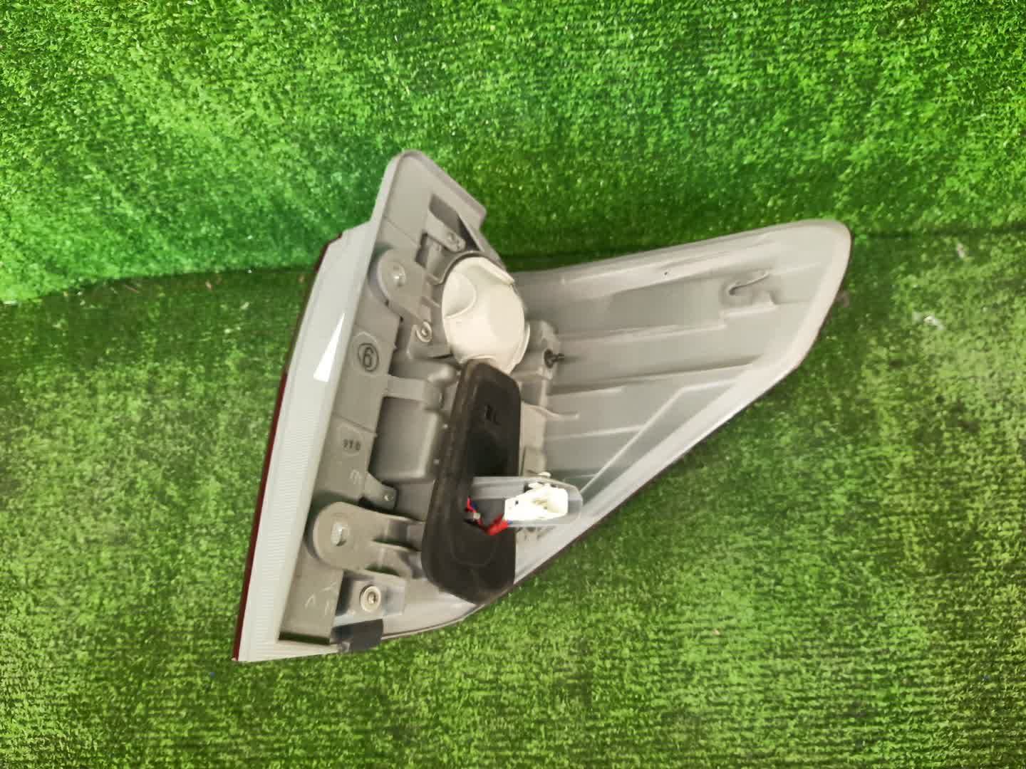 Стоп-сигнал левый задний TOYOTA ALPHARD ANH25W, GGH25W, GGH20W, ANH20W 3 ракурс