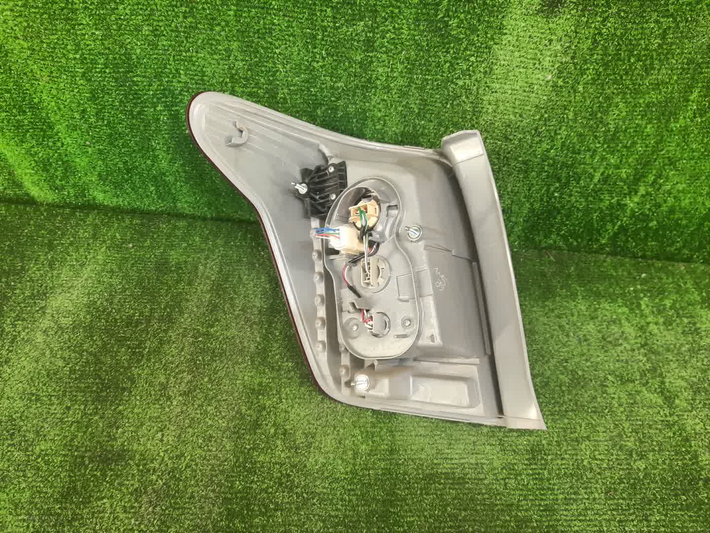 Стоп-сигнал правый задний TOYOTA COROLLA FIELDER, FIELDER ZRE144G, ZRE142G, NZE144G, NZE141G 3 ракурс