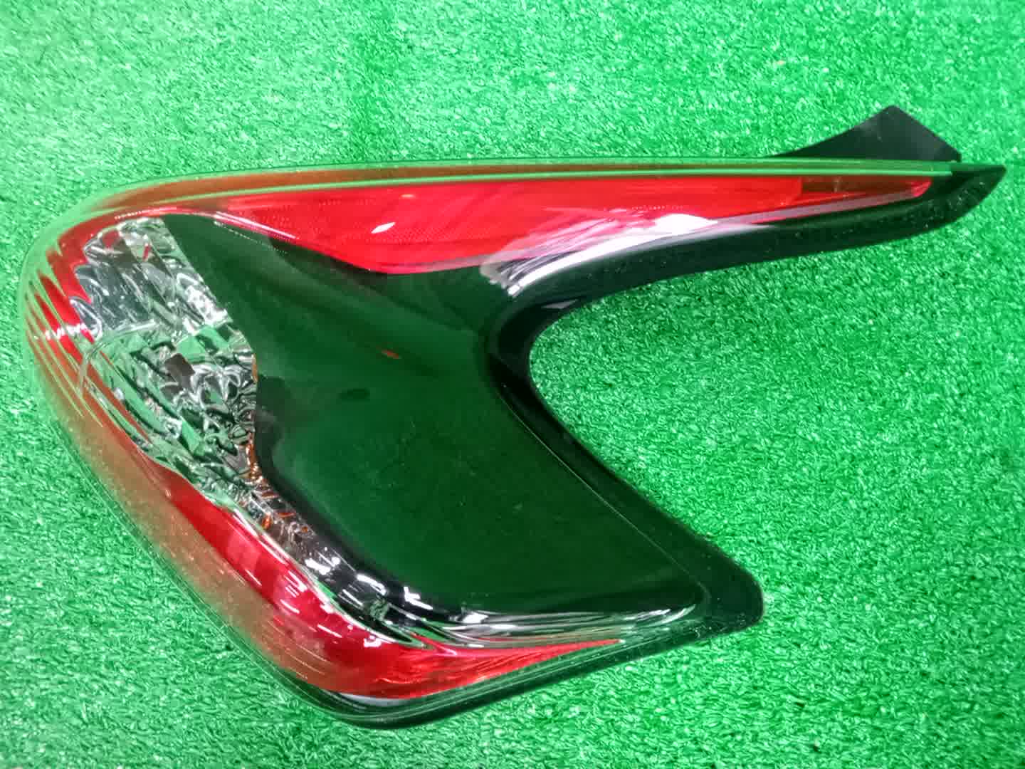 Стоп-сигнал правый задний NISSAN JUKE NF15, F15, YF15 26550-3YM0B 2 ракурс