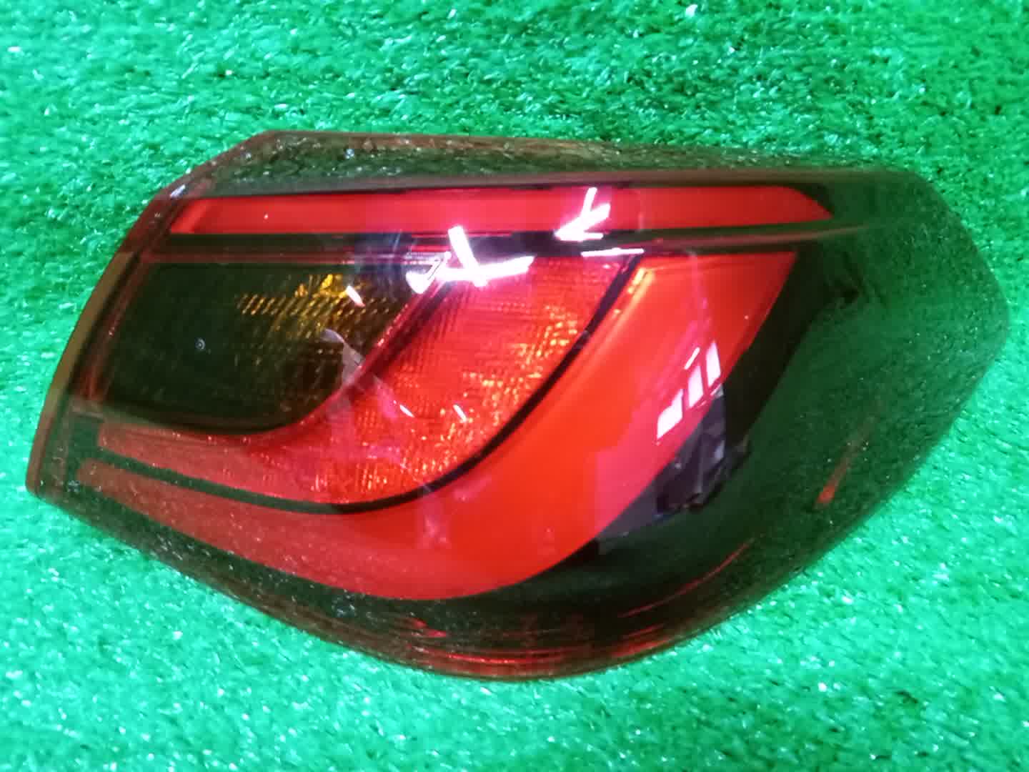 Стоп-сигнал правый задний NISSAN FUGA Y51 26550-4AM0B 1 ракурс