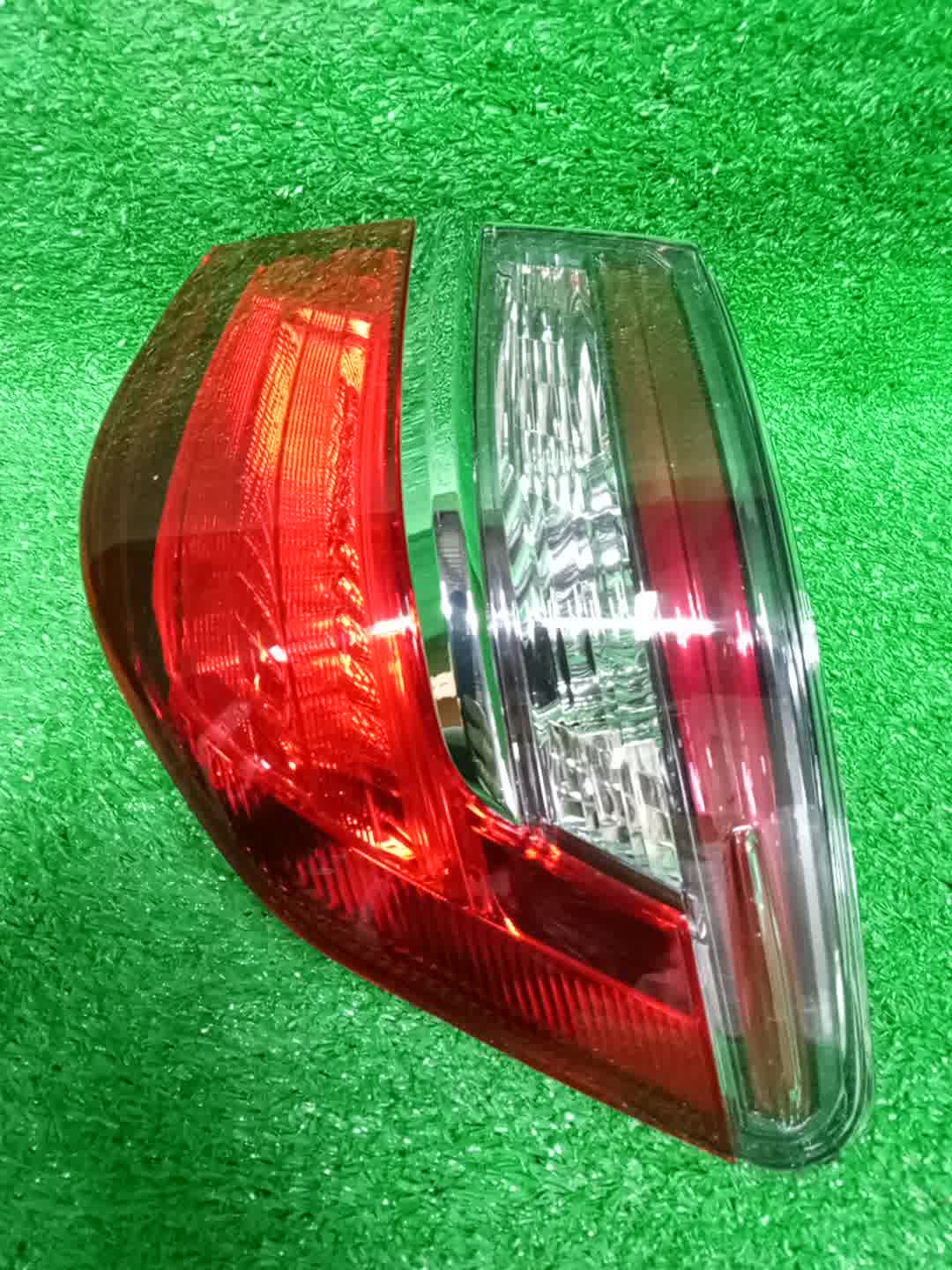 Стоп-сигнал правый задний TOYOTA CAMRY, ALTIS ASV50, AVV50, AVV50N 81551-33600 2 ракурс