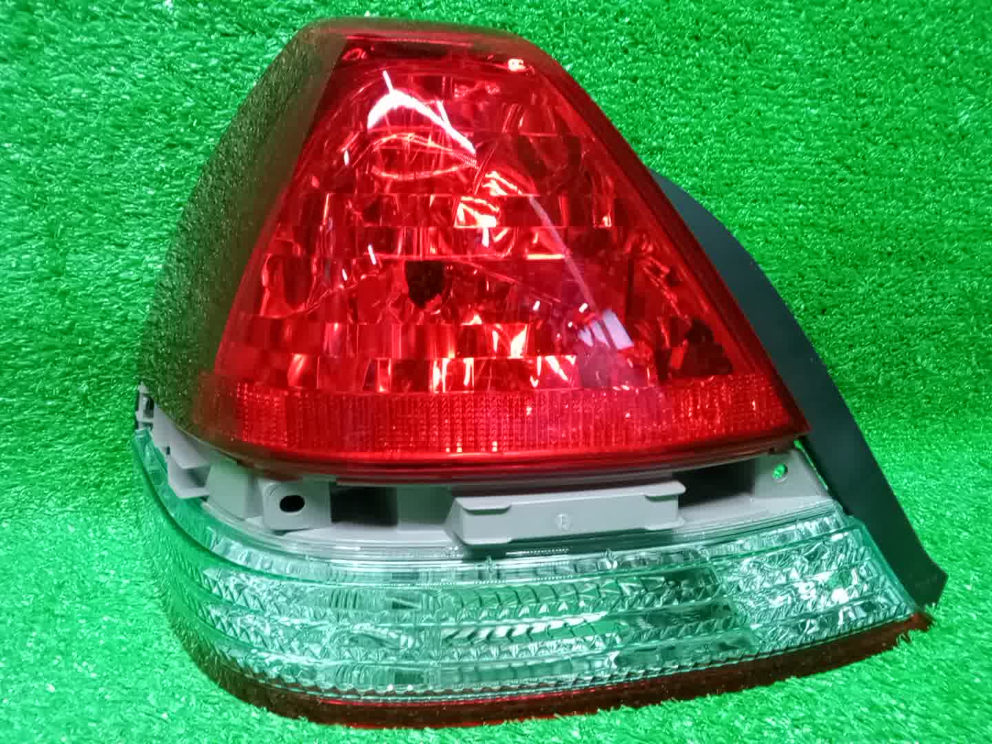 Стоп-сигнал левый задний TOYOTA MARK II JZX115, GX110, JZX110, GX115 81561-2A150 1 ракурс