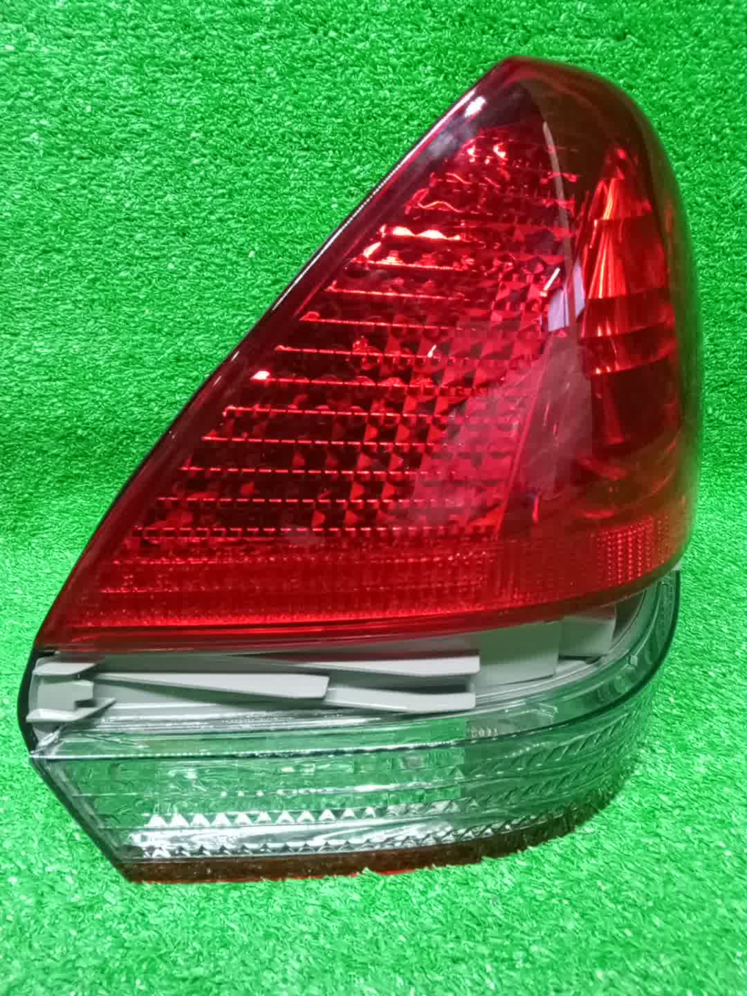 Стоп-сигнал левый TOYOTA MARK II JZX115, GX110, JZX110, GX115 81561-2A170 2 ракурс