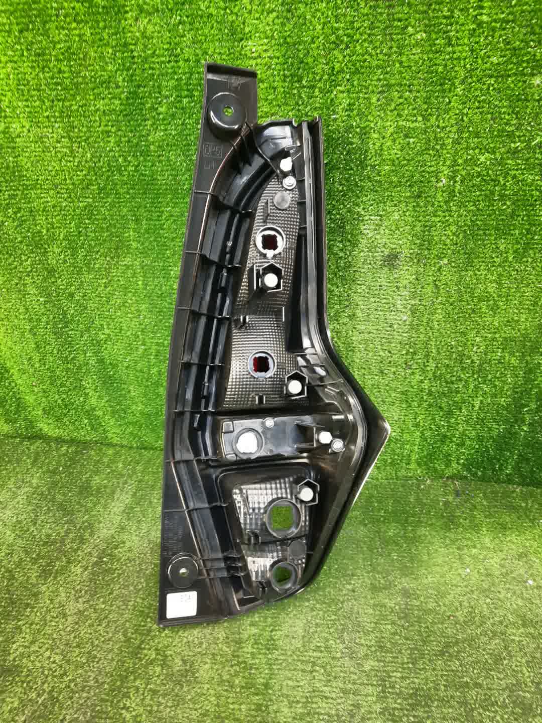 Стоп-сигнал левый задний NISSAN DAYZ B45W, B43W, B46W, B47W, B48W, B44W 2 ракурс