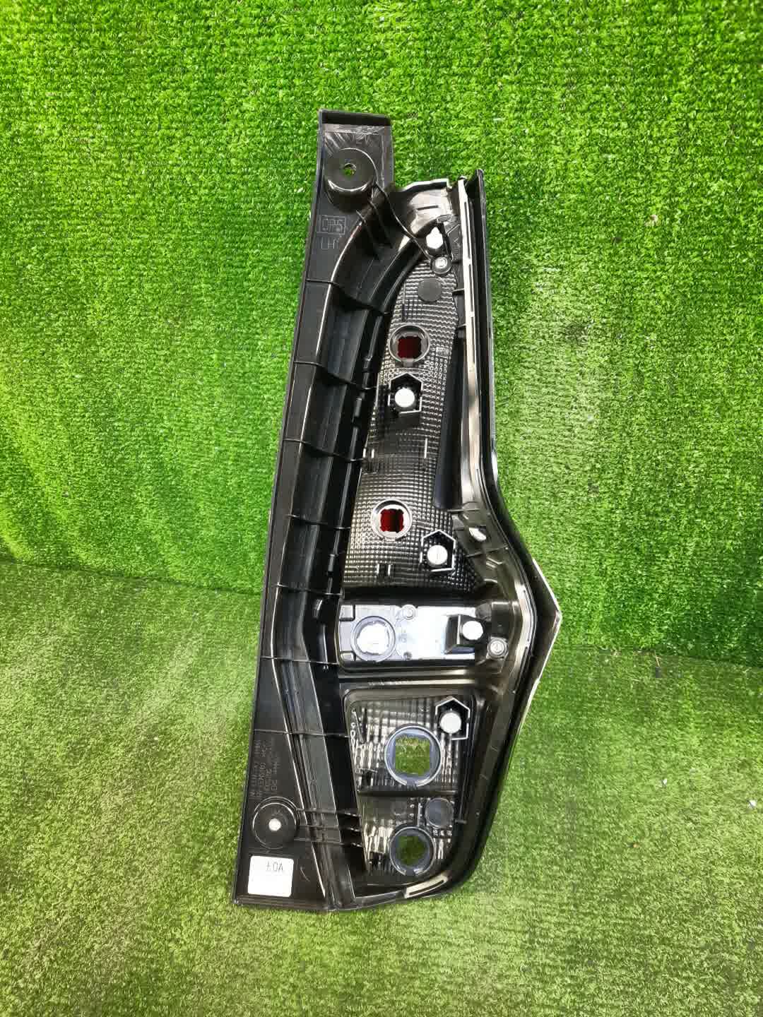 Стоп-сигнал левый задний NISSAN DAYZ B45W, B43W, B46W, B47W, B48W, B44W 2 ракурс