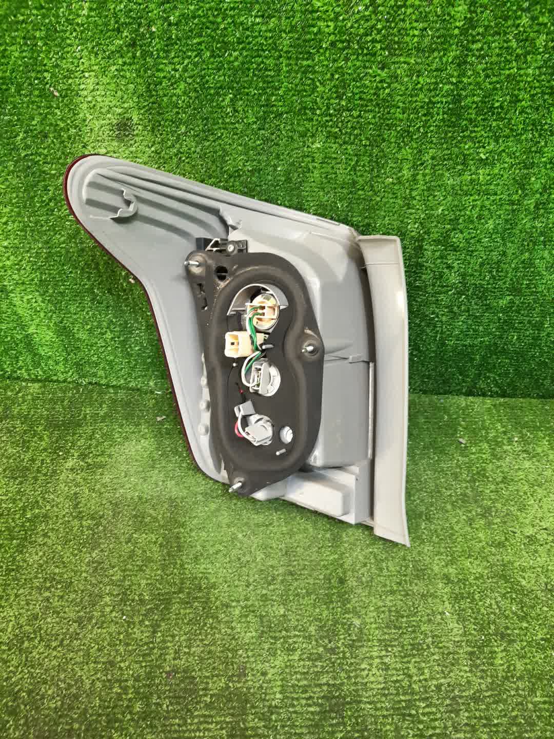 Стоп-сигнал правый задний TOYOTA COROLLA FIELDER, FIELDER ZRE144G, ZRE142G, NZE144G, NZE141G 2 ракурс