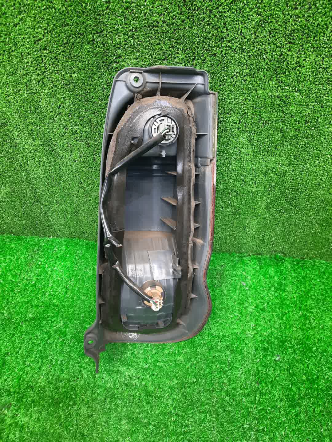 Стоп-сигнал левый задний TOYOTA GRANVIA VCH10W, KCH10W, VCH16W, KCH16W, RCH11W, KCH11W 2 ракурс