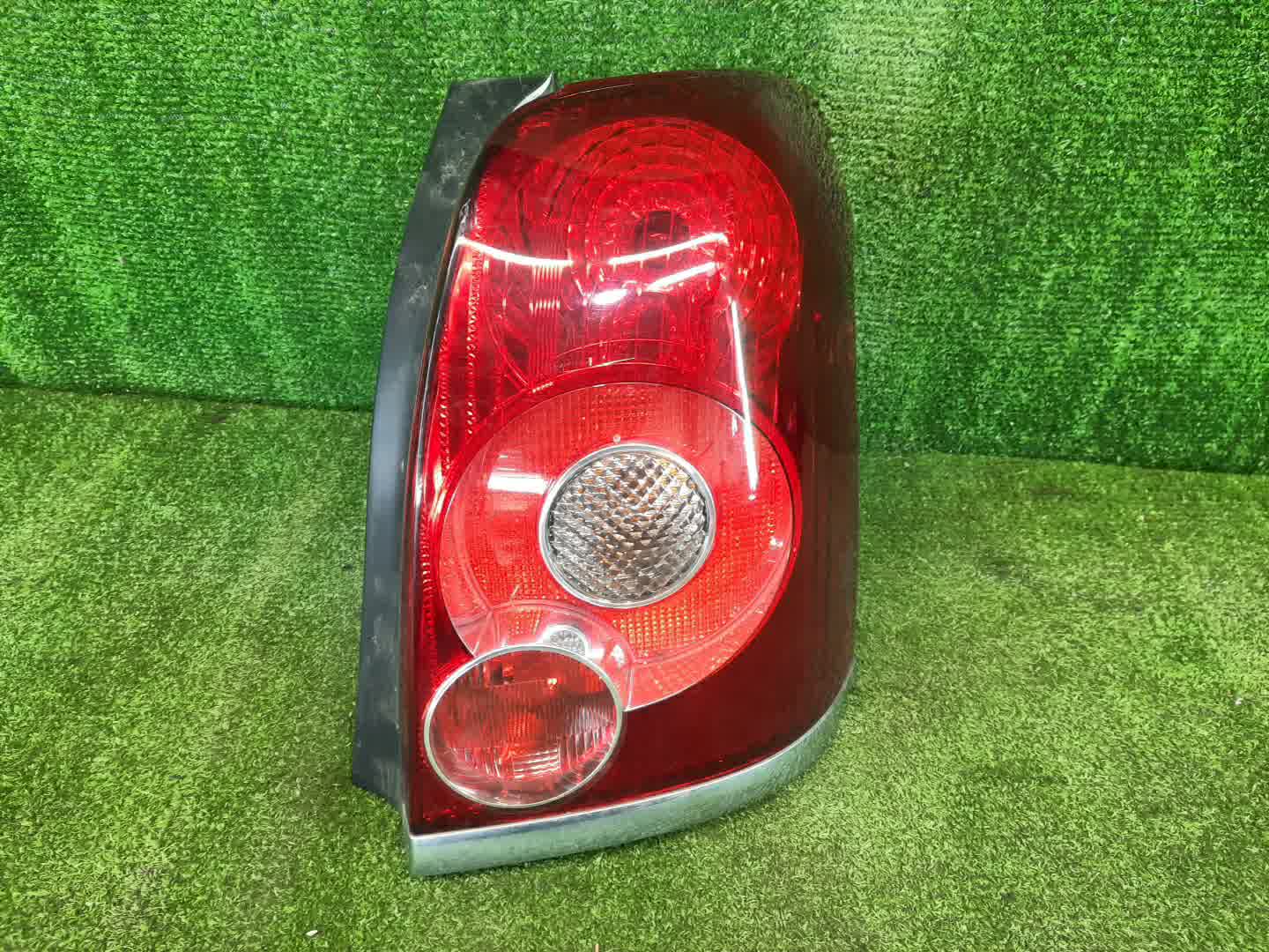Стоп-сигнал правый задний TOYOTA AVENSIS ZZT251, AZT250, AZT255, AZT251 1 ракурс