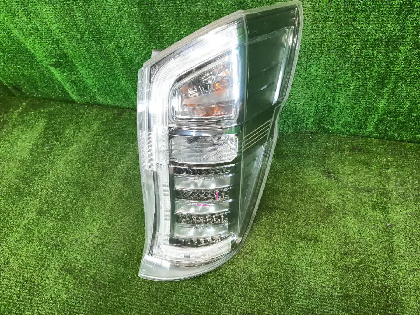 Стоп-сигнал правый задний HONDA STEPWGN RK1 1 ракурс