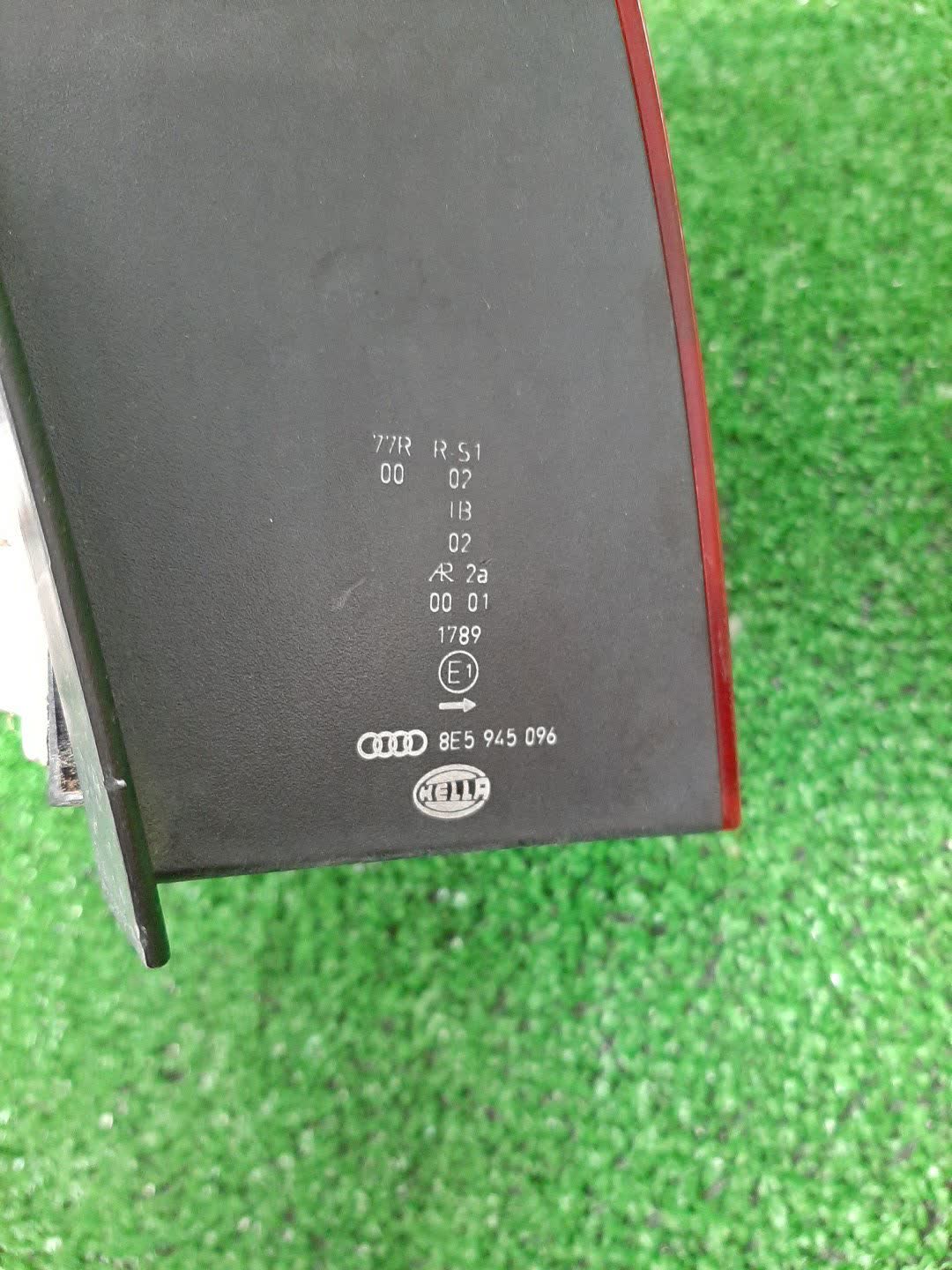 Стоп-сигнал правый задний AUDI A4 8EC 3 ракурс