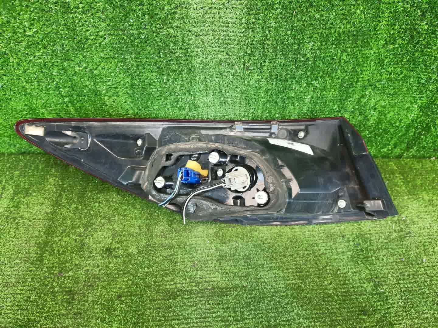 Стоп-сигнал левый задний MAZDA AXELA BM6FJ 2 ракурс