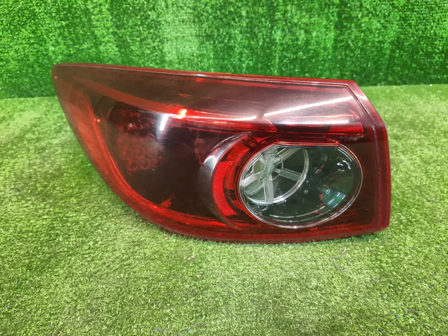 Стоп-сигнал правый задний MAZDA AXELA BM6FJ 1 ракурс