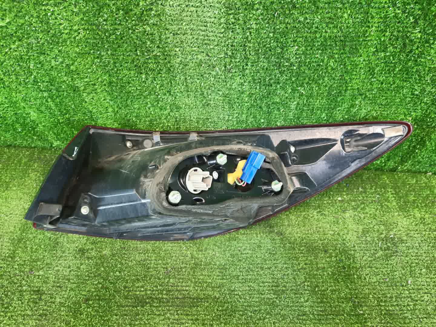 Стоп-сигнал правый задний MAZDA AXELA BM6FJ 2 ракурс