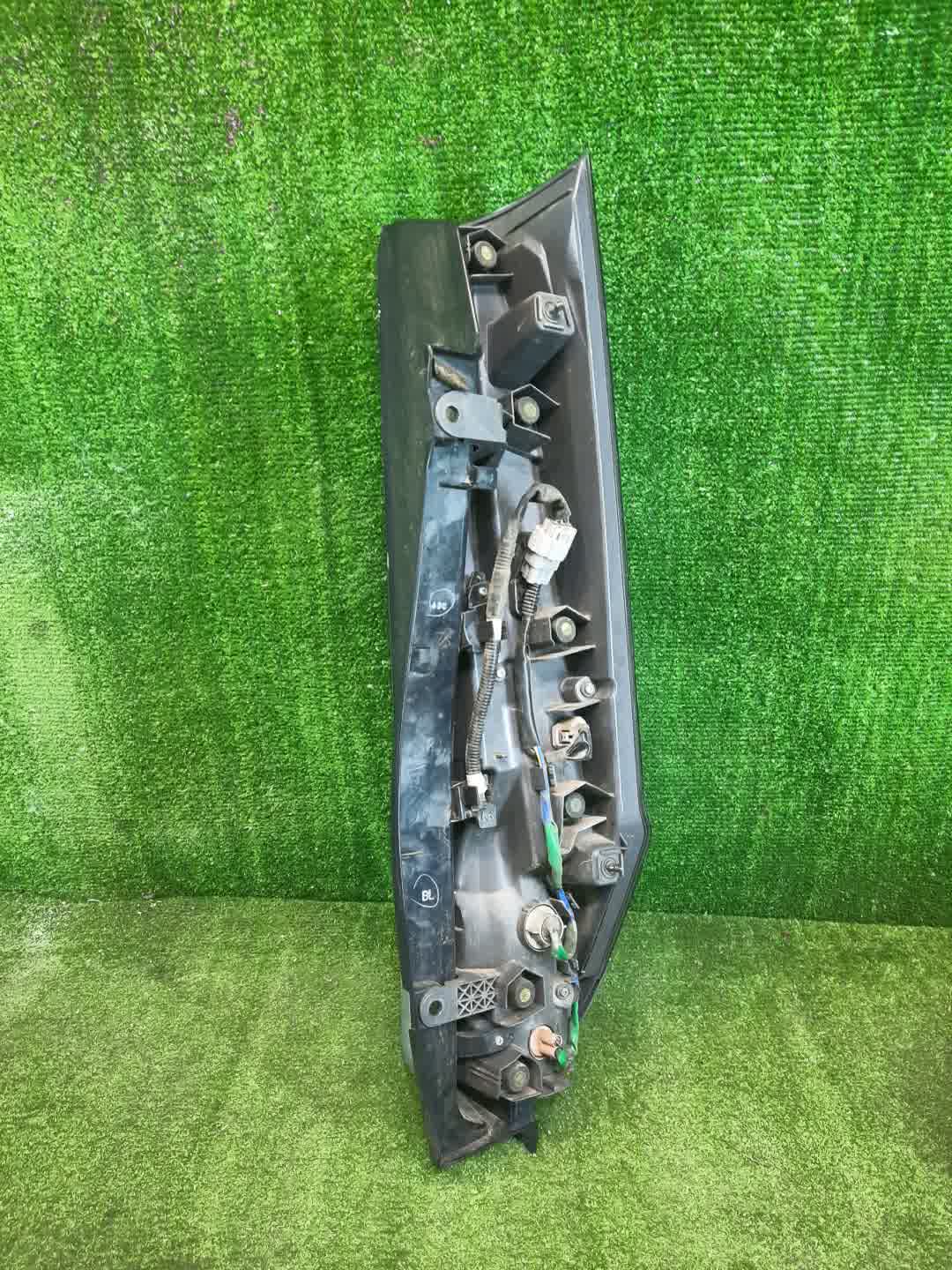 Стоп-сигнал левый задний TOYOTA VOXY ZWR80G, ZRR85W, ZRR80W, ZWR80W, ZRR80G, ZRR85G 3 ракурс