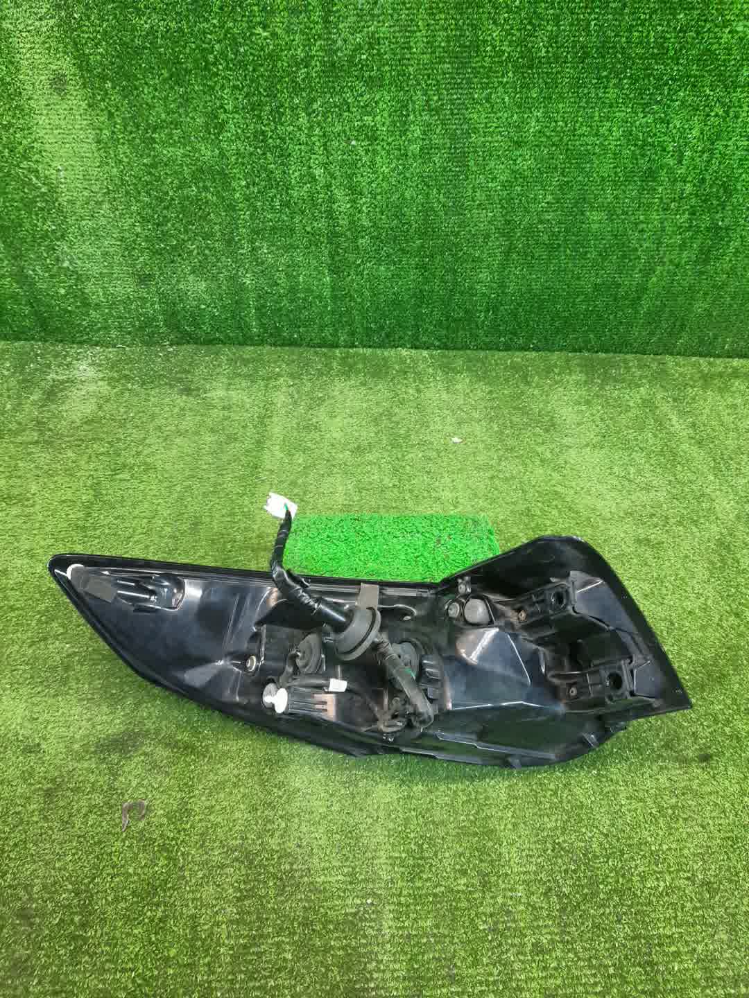 Стоп-сигнал правый задний MAZDA CX-8 KG2P, KG5P 2 ракурс