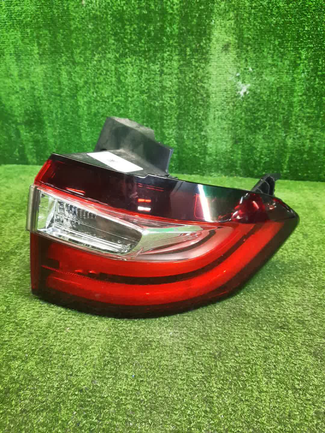 Стоп-сигнал правый задний HONDA ODYSSEY RC1 1 ракурс