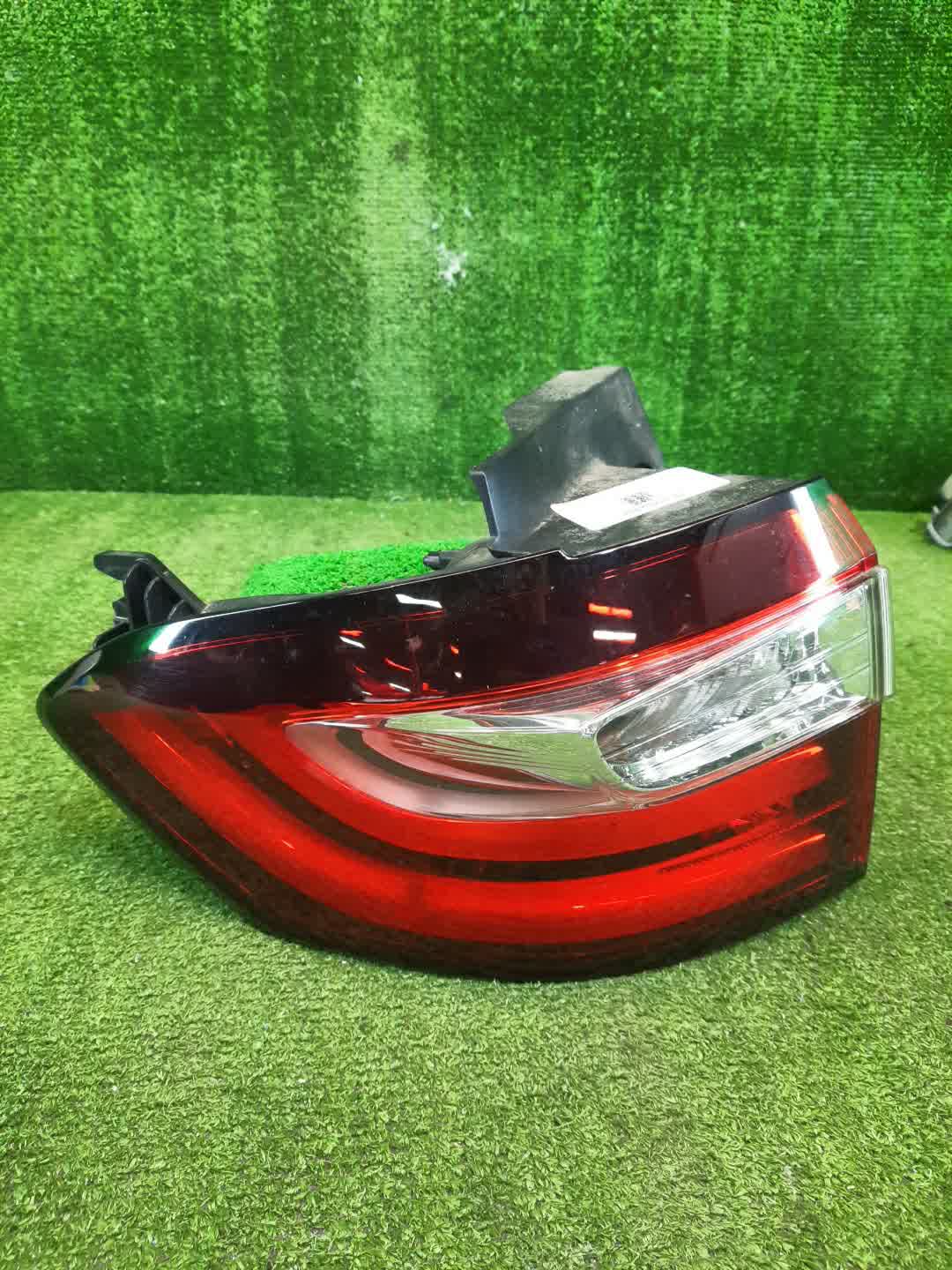 Стоп-сигнал левый задний HONDA ODYSSEY RC1 1 ракурс