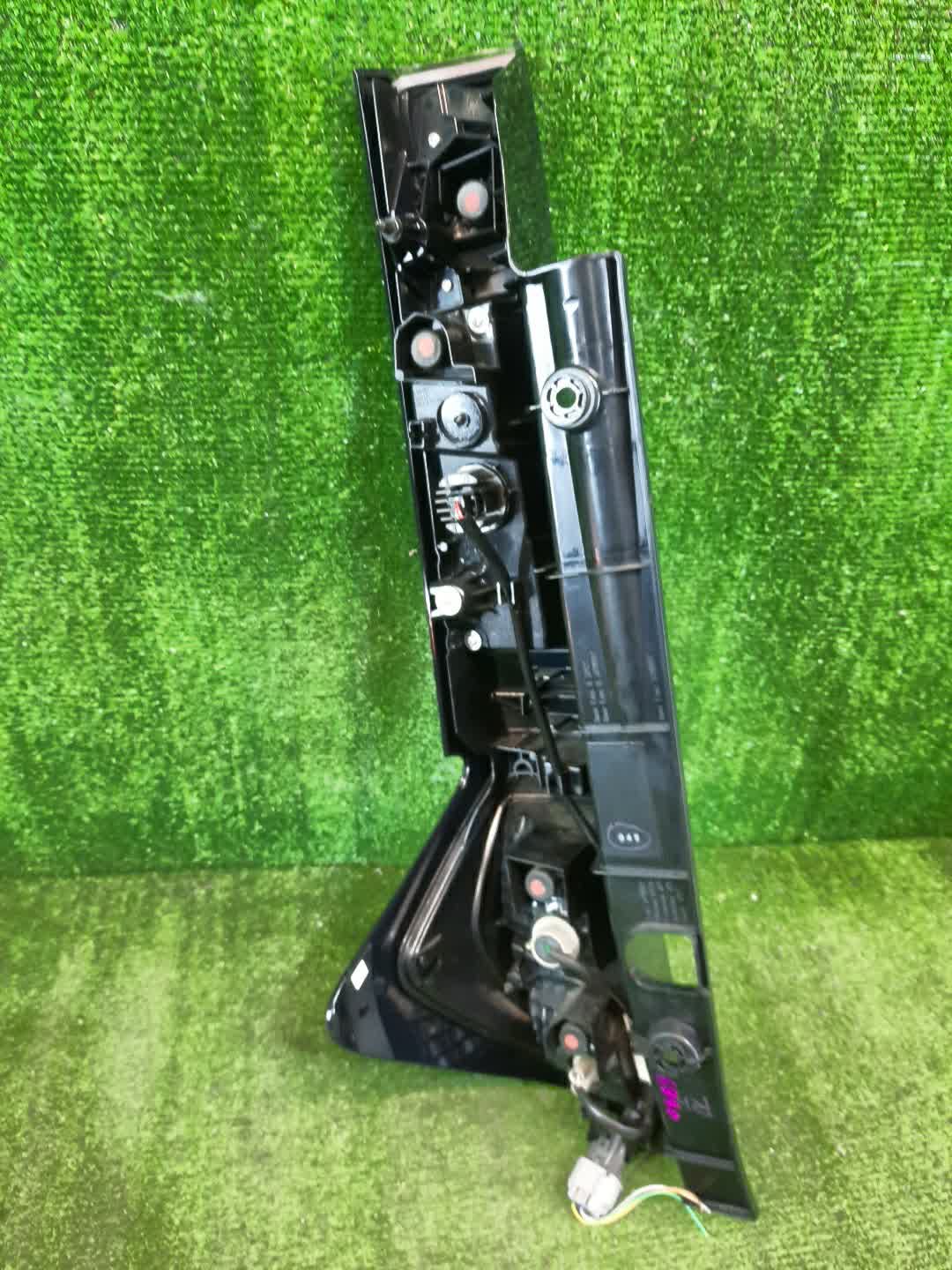Стоп-сигнал правый задний TOYOTA THOR, JUSTY, TANK, ROOMY M910S, M900S, M900F, M910F, M910A, M900A 2 ракурс